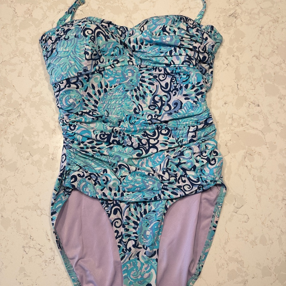 Like new flattering Lilly Pulitzer one piece
